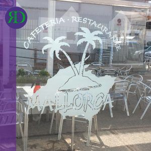 Rotulación exterior en separadores de cristal con vinilo ácido.